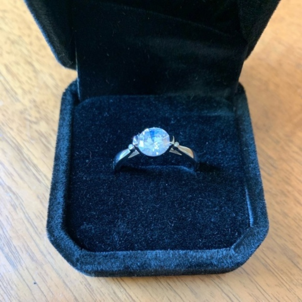 Fashion diamond solitaire ring 8